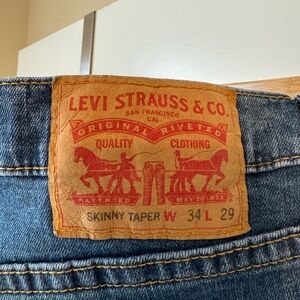 Levi’s 34/29 skinny taper jeans.